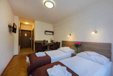HOTEL*** NAT (SMREK)